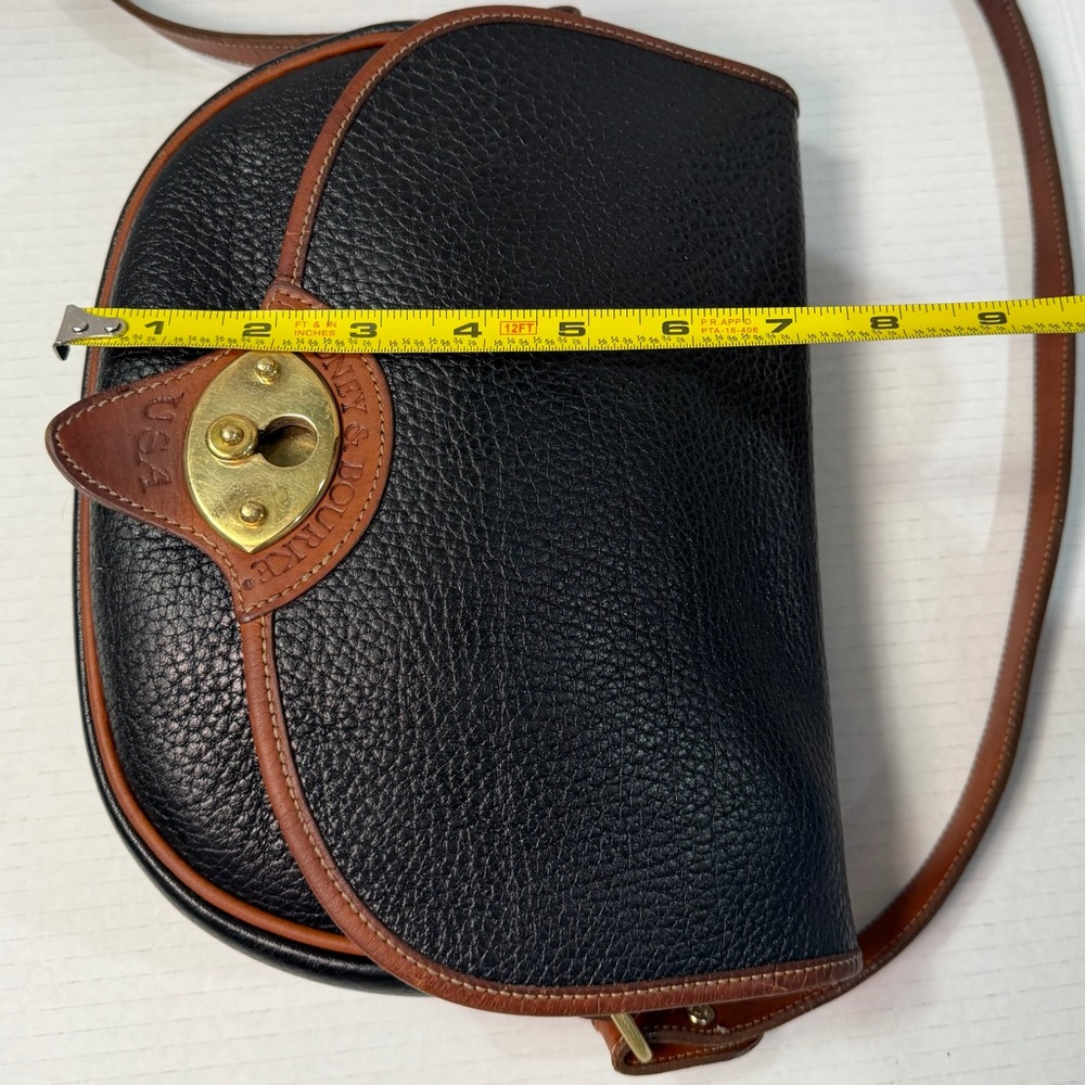 Vintage Dooney & Bourke AWL Black & Tan Leather Crossbody Cavalry / Saddle Bag - Picture 14 of 16